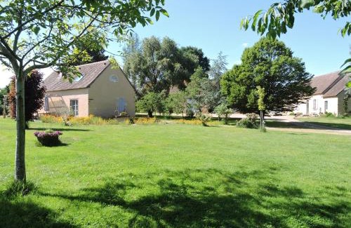 Montbizot House | Family-Friendly Retreat at Gîte de La Hertaudière: Rated 9.3