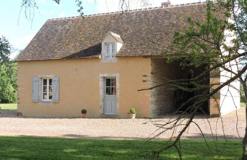Montbizot House | Family-Friendly Retreat at Gîte de La Hertaudière: Rated 9.3