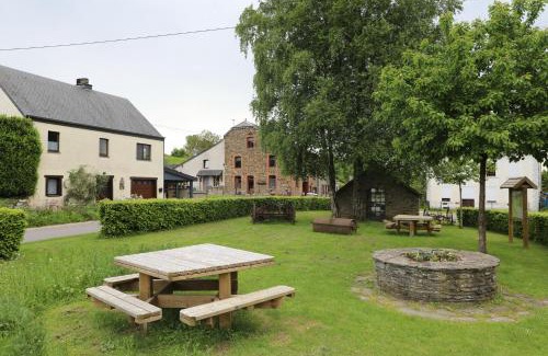 Botassart Apartment | Pet-Friendly Retreat: Gîte de la Lavandière, Rated 9/10