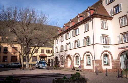 Kaysersberg-Vignoble Apartment | Gîte de la mairie: Kid-Friendly Retreat with 9.7 Rating