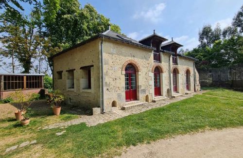 Vernou-sur-Brenne House | Idyllic Gîte de la Mignonerie: Oceanfront Bliss for 19