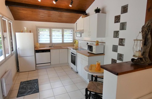 Castets House | Family-Friendly Gîte de la Mousque in Castets