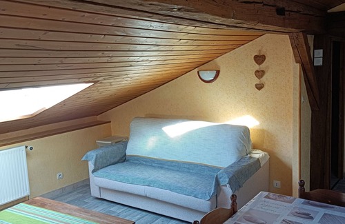 Le Valtin Apartment | Gîte de la Petite Meurthe Daffodil: Rated 9.4/10 & Family-Friendly