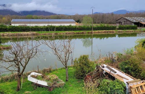 Petitefontaine House | Pet-Friendly Gîte De La Petite Fontaine with Breakfast & Kitchen