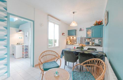 Lezardrieux House | Seaside Retreat: Gîte de la Plage with Ocean View