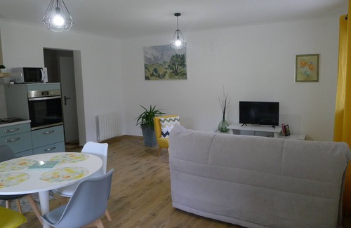Chezery Forens Apartment | Discover Gîte de La Poivrière: Top-Rated Family Getaway
