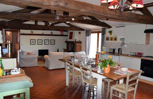 Chiche House | Gîte de La Pomerie: Oceanfront Retreat with Pool & Breakfast