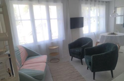 Valencay House | Family-Friendly Gîte de La Promenade near Beauval Zoo