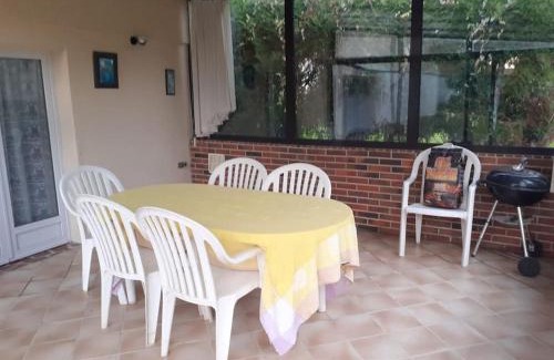 Allemant House | Cozy Gîte de la Traverse: Perfect for Families & Pets