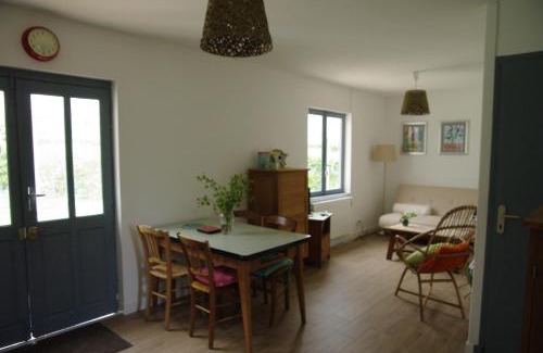 Guemene-Penfao House | Pet-Friendly Retreat at Gîte De La Tulipe - Rated 9/10