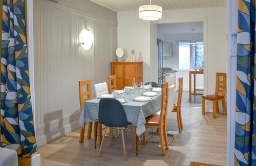 Saint-Aignan House | Gîte de Lisle: Pet and Child-Friendly Retreat with High Ratings