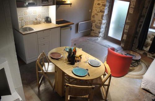 Maure-de-Bretagne Apartment | Gîte de Merlin l 'enchanteur