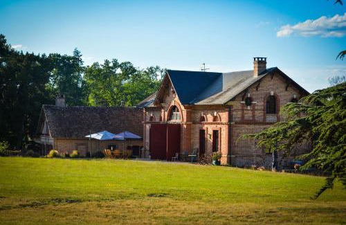 Pierrefitte-sur-Sauldre House | Pet-Friendly Gîte de Montfranc - Guest Rated 9.2/10