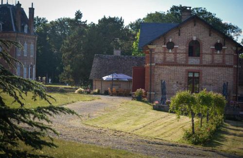 Pierrefitte-sur-Sauldre House | Pet-Friendly Gîte de Montfranc - Guest Rated 9.2/10