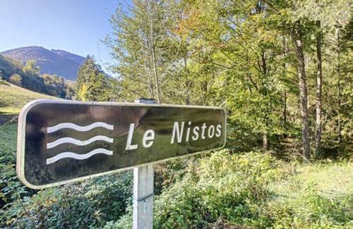 Nistos House | Stunning Gîte de montagne « Les Pivoines » in Nistos