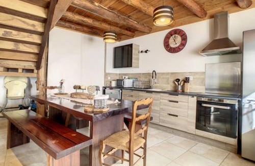 Nistos House | Stunning Gîte de montagne « Les Pivoines » in Nistos