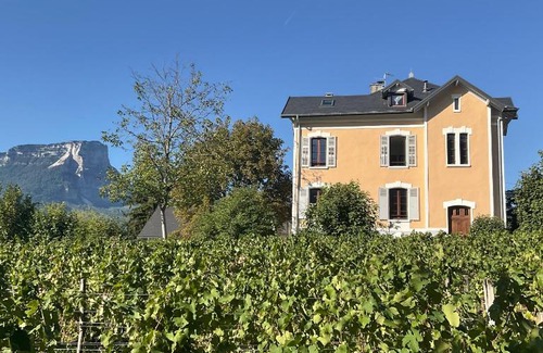 Myans House | Pet-Friendly Gîte de Myans with Family Amenities & High Ratings