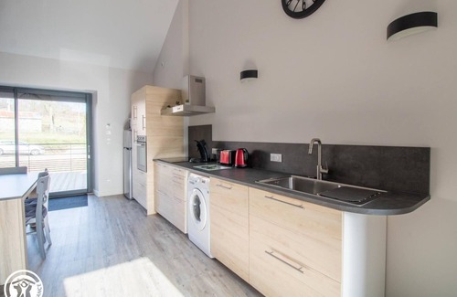 Saint-Ours House | Family-Friendly Gîte de Nico-laeti in Saint-ours-les-roches