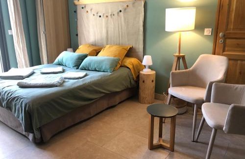 Saint-Etienne-du-Gres Apartment | Oceanfront Gîte de Notre Dame with Pool & 8.9/10 Rating