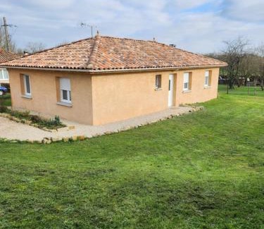 Vanault-les-Dames House | Pet-Friendly Retreat: Gîte de Pierre et Christine Awaits