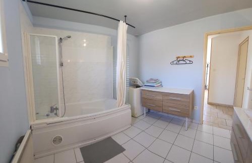 Vanault-les-Dames House | Pet-Friendly Retreat: Gîte de Pierre et Christine Awaits