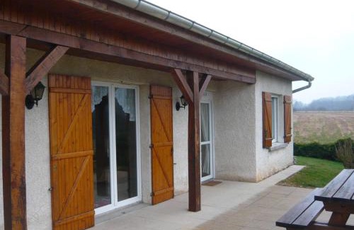 Fontenoy-le-Chateau House | Cozy Gîte with Terrace Near Port and Spa for Families
