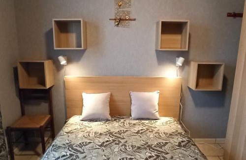 Fontenoy-le-Chateau House | Cozy Gîte with Terrace Near Port and Spa for Families