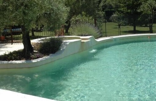 Velleron Villa | Relaxing Gîte de Provence with Spa and Ocean Views