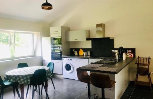 Vavincourt House | Family-Friendly Gîte de Saint-Christophe with Kitchen Access