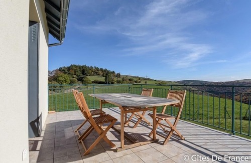 Anzat-le-Luguet House | Welcoming Gîte de Vins Haut - Anzat-le-Luguet Retreat