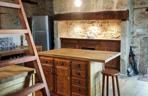 Le Lardin-Saint-Lazare Villa | Gîte des 4 saisons
