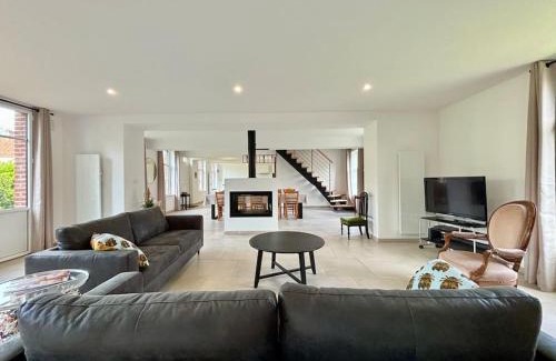 Bomy House | Scenic Gîte des 6 Tilleuls with Oceanfront Views