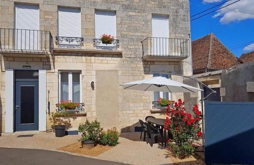 Pouilly-sur-Loire House | Cozy Gîte des Chaumiennes with Oceanfront Views