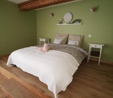 Beaumont House | Gîte des Frangines: Family-Friendly Retreat with Top Ratings