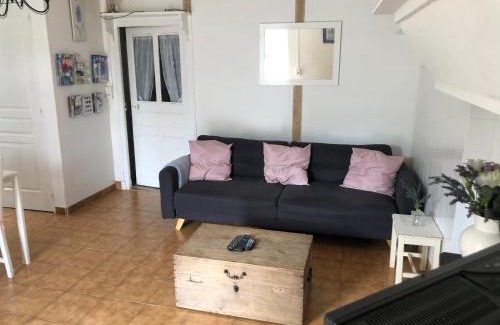 Oradour-Fanais House | Gîte des Lavandes: Oceanfront Retreat with Pet-Friendly Perks