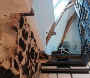 Soulaire-et-Bourg House | Guest Rated 9.5: Family-Friendly Gîte des Lilas Retreat