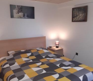 Vaux-sur-Sure Apartment | Pet-Friendly Gîte des Marais - Guest Rated 9/10