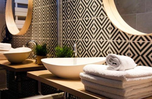Durtol Apartment | Family-Friendly Gîte des Puys - Pinatelle in Durtol