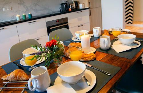 Durtol Apartment | Family-Friendly Gîte des Puys - Pinatelle in Durtol