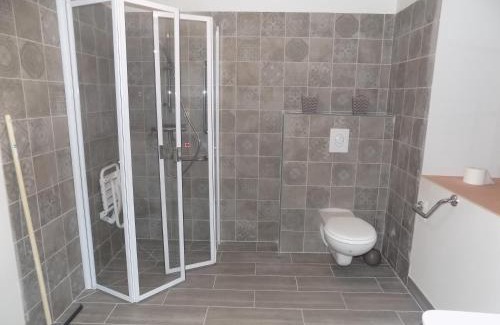 Lacs House | Gîte des Retrouvailles: Family & Pet Friendly Retreat