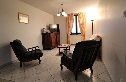 Les Echets House | Inviting House with Spa & Family-Friendly Amenities