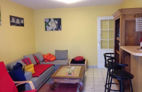 Illkirch-Graffenstaden Apartment | Guest Rated Gîte Des Vergers: Family-Friendly with Breakfast