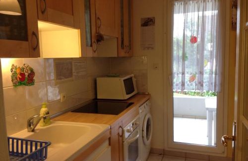Illkirch-Graffenstaden Apartment | Guest Rated Gîte Des Vergers: Family-Friendly with Breakfast