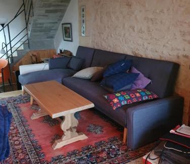 Saint-Sulpice-de-Faleyrens Apartment | Pet-Friendly Gîte des Vignes de Saint Emilion - 4 Stars