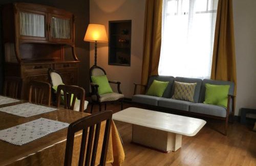 Dhuizon House | Family-Friendly Gîte Dhuizon: Perfect for 8 Guests