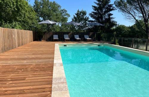 Hautefort Apartment | Inviting Gîte Dordogne Périgord with Pool and Ocean View