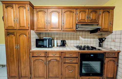 Eysus Cottage | Guest Rated: Gîte du Binet with Ocean View & Kitchen