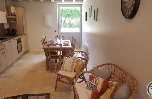 Cercie House | Exceptional Gîte du Château de la Terrière with Kitchen