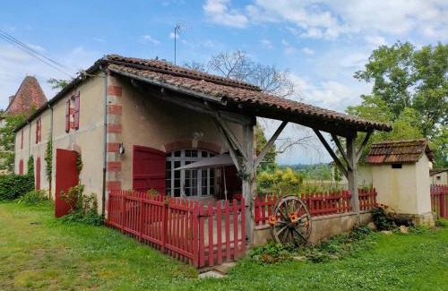 Lectoure House | Pet-Friendly Retreat at Gîte du Château de Tulle