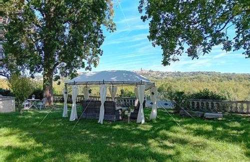 Lectoure House | Pet-Friendly Retreat at Gîte du Château de Tulle